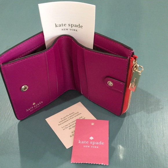 New Small Zip Bifold Wallet - Picture 6 of 6